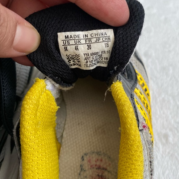Adidas Toddler Shoes (size 5) - Picture 4 of 5